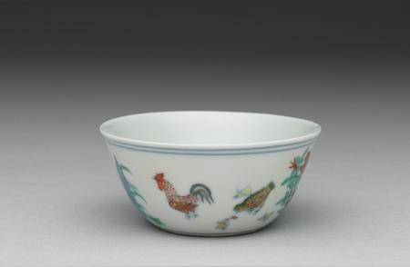 揭秘台北故宫博物院珍藏：明成化斗彩鸡缸杯的艺术魅力