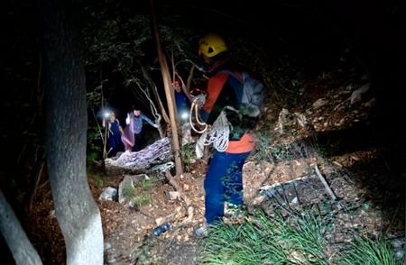 驴友登山失联，北京怀柔消防展开连夜搜救行动