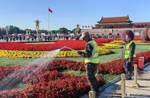 假期天安门旅游盛况空前，游客服务保障全面升级